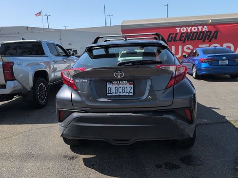Used 2019 Toyota C-HR XLE FWD image 6