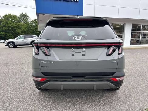 Certified 2024 Hyundai Tucson Limited AWD/4WD image 4