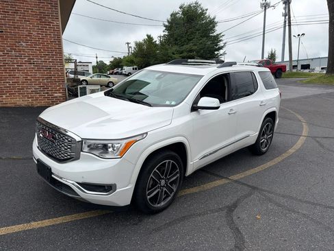 Used 2018 GMC Acadia Denali w/ Technology Package AWD/4WD image 2