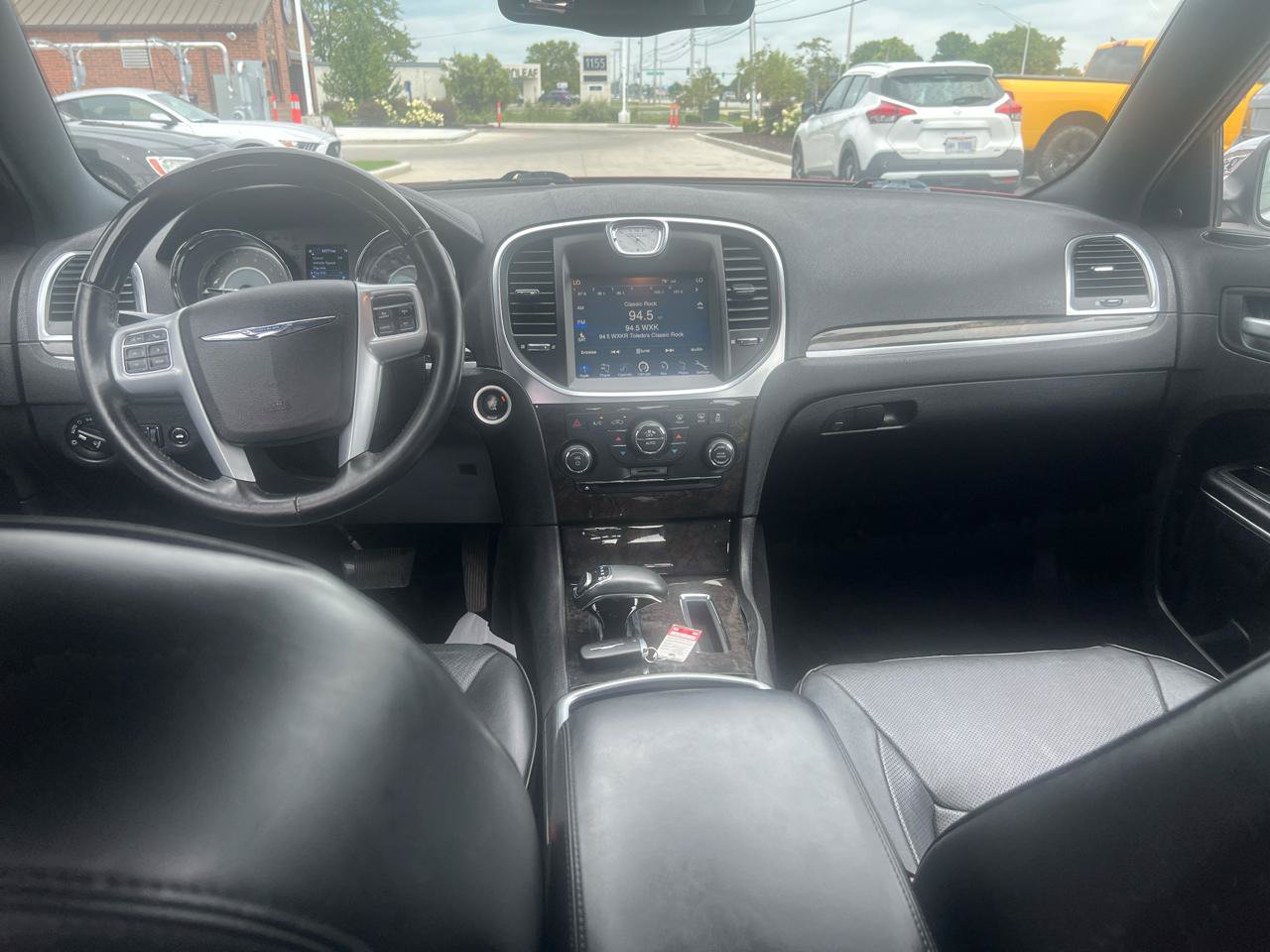 Used 2014 Chrysler 300 C RWD image 14