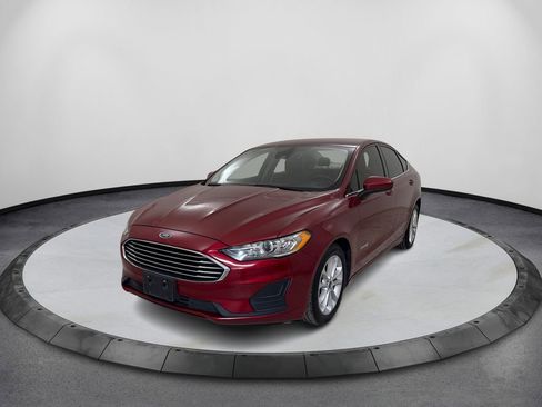 Used 2019 Ford Fusion SE image 1