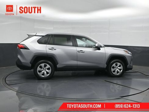 Used 2023 Toyota RAV4 LE AWD/4WD image 3