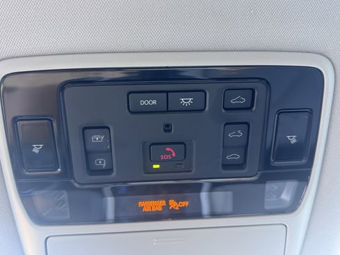 Used 2024 Toyota Grand Highlander Limited image 31