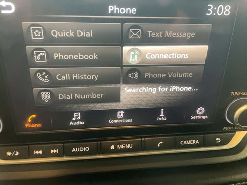 Used 2023 Nissan Rogue S image 8