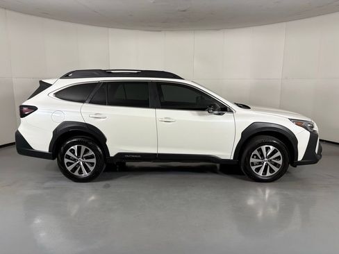 Used 2025 Subaru Outback Premium w/ Popular Package #1A AWD/4WD image 9