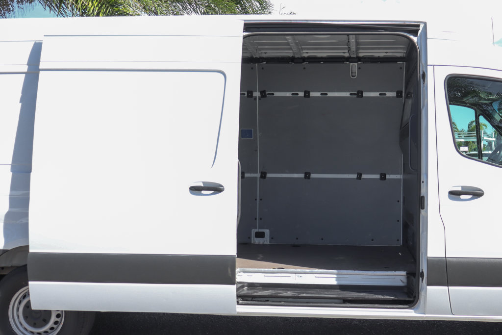 Used 2023 Mercedes-Benz Sprinter 2500 image 9