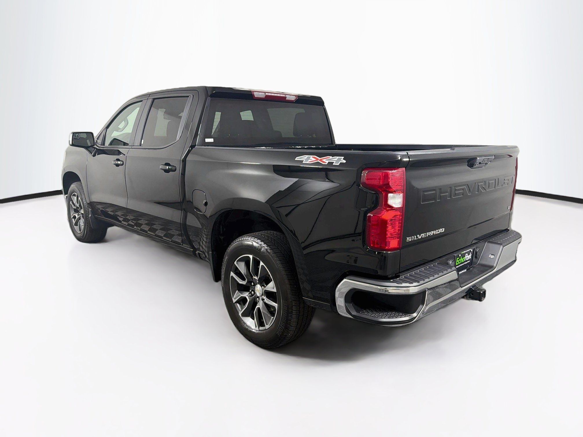 Used 2024 Chevrolet Silverado 1500 LT AWD/4WD image 5
