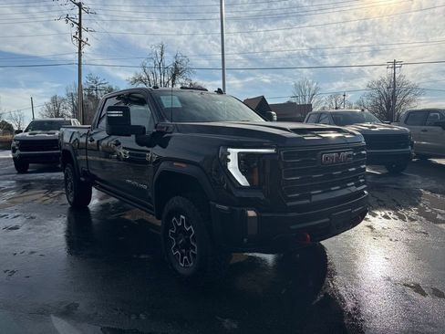 Used 2024 GMC Sierra 2500 AT4X image 7