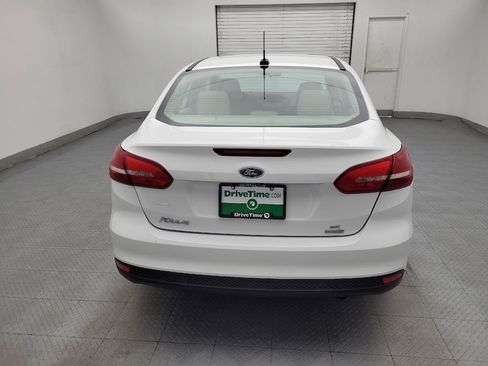 Used 2018 Ford Focus SE FWD image 7