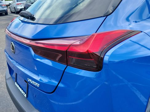 Used 2022 Lexus UX 200 w/ Accessory Package (Z2) FWD image 11