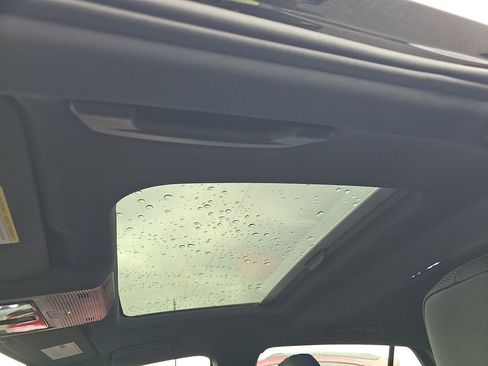 Used 2025 Volkswagen Golf R Black Edition image 6