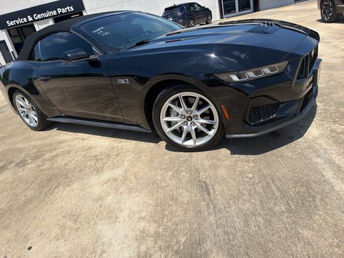 Used 2024 Ford Mustang GT Premium RWD image 3