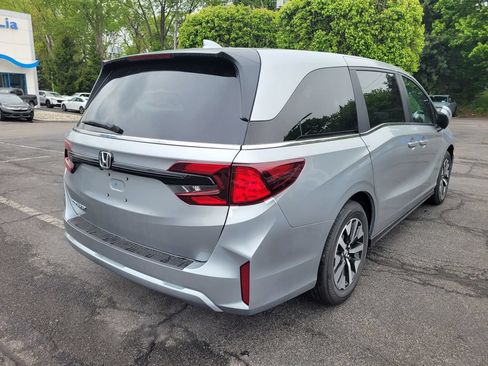 New 2026 Honda Odyssey EX-L image 3