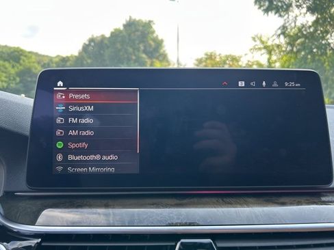 Used 2022 BMW 530i xDrive w/ Premium Package image 18