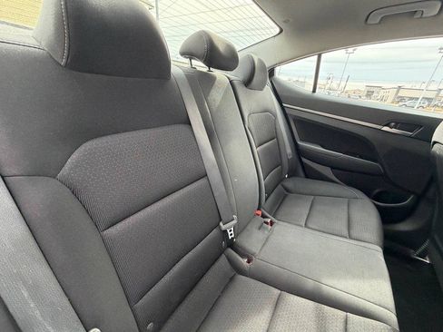 Used 2018 Hyundai Elantra SEL FWD image 15