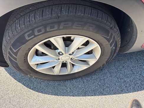 Used 2017 Kia Sorento AWD image 39