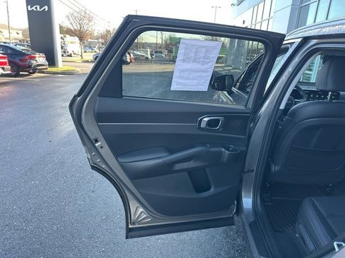 Used 2025 Kia Sorento EX w/ EX Panoramic Sunroof Package image 53