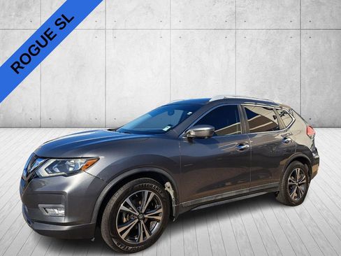 Used 2017 Nissan Rogue SL image 1