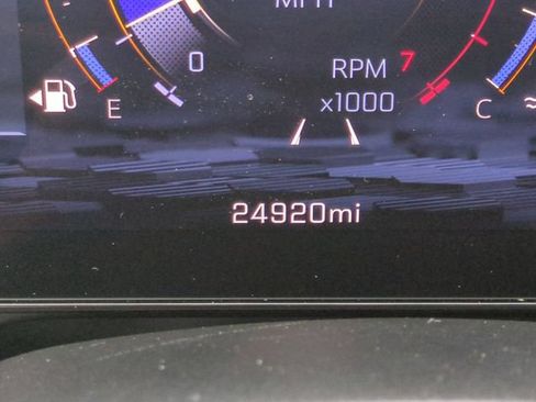 Used 2025 Chevrolet Suburban Z71 AWD/4WD image 34