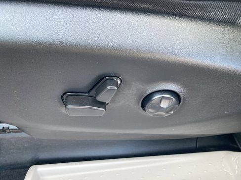 Used 2022 Chrysler Pacifica Limited image 29