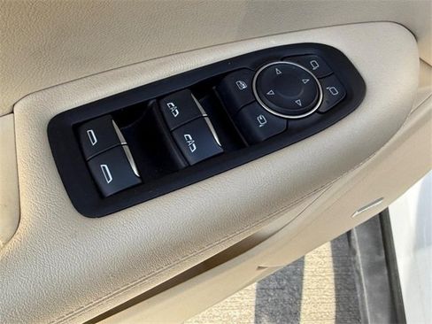 Used 2017 Cadillac XT5 Luxury w/ Driver Awareness Package image 14