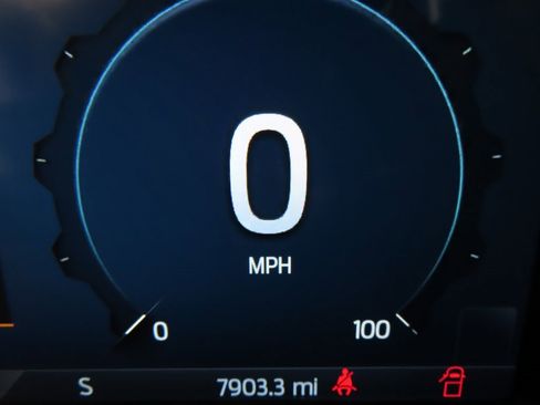 Used 2025 Ford F250 Platinum w/ FX4 Off-Road Package image 12