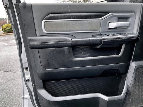 Used 2019 RAM 2500 Big Horn image 25