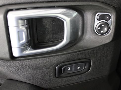 Used 2024 Jeep Wrangler Unlimited Rubicon 392 AWD/4WD image 22