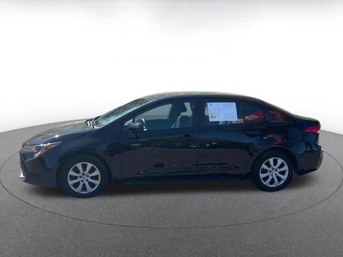 Used 2025 Toyota Corolla LE image 9