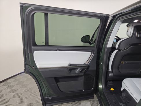 Used 2024 Rivian R1S Adventure AWD/4WD image 17