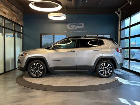Used 2023 Jeep Compass Limited w/ Sun and Sound Group AWD/4WD image 6