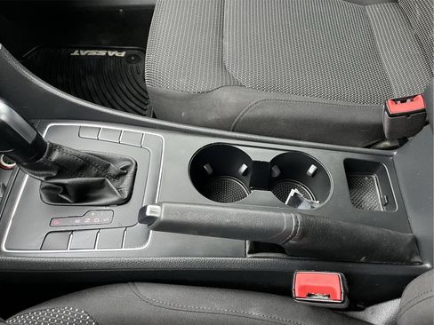 Used 2018 Volkswagen Passat 2.0T S image 21