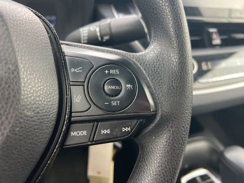 Used 2021 Toyota Corolla LE image 12