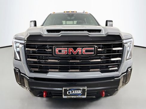 Used 2024 GMC Sierra 2500 AT4X AWD/4WD image 2