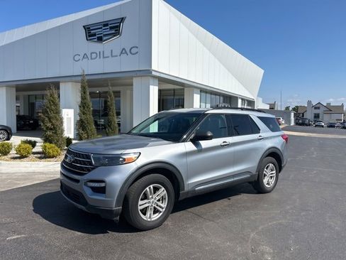 Used 2023 Ford Explorer XLT w/ Equipment Group 202A image 2