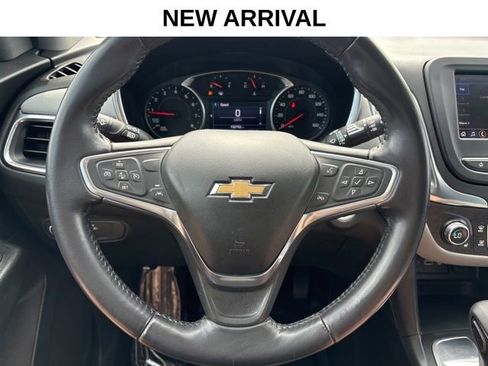 Used 2022 Chevrolet Equinox LT w/ Driver Convenience Package image 5