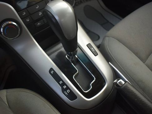 Used 2013 Chevrolet Cruze LT image 25