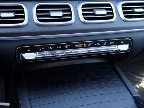 Certified 2024 Mercedes-Benz GLS 450 4MATIC image 28