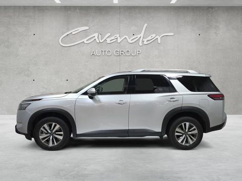 Certified 2025 Nissan Pathfinder SL AWD/4WD image 13