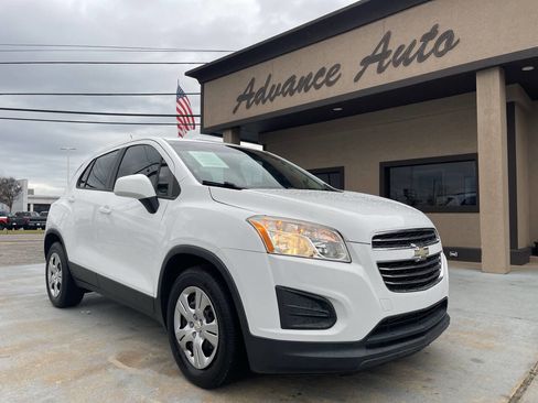 Used 2016 Chevrolet Trax LS image 2