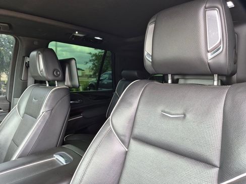 Used 2021 Cadillac Escalade Sport w/ Driver Assist Tech Package AWD/4WD image 12
