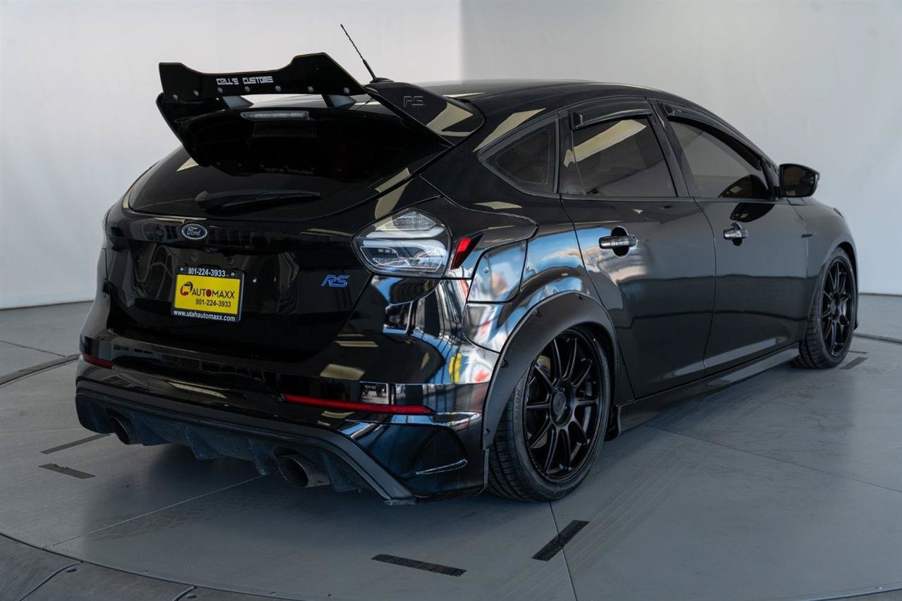 Used 2017 Ford Focus RS AWD/4WD image 9