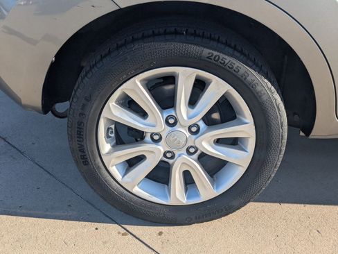 Used 2013 Kia Soul + w/ Audio Pkg image 11