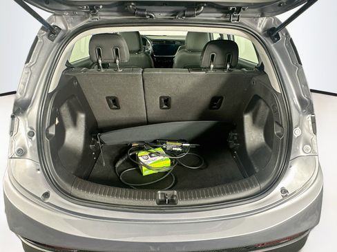 Used 2023 Chevrolet Bolt LT FWD image 27