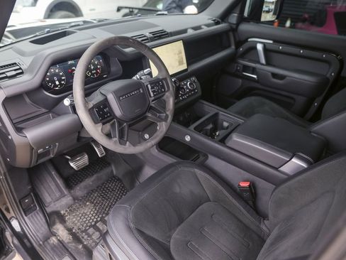 Used 2022 Land Rover Defender 90 V8 image 4