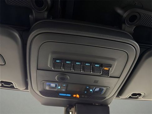 Used 2023 Ford Bronco Badlands image 24