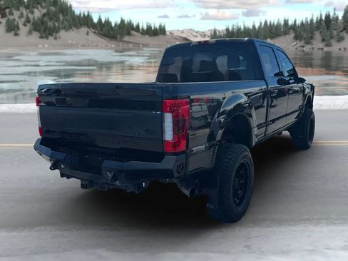 Used 2019 Ford F250 Platinum w/ Platinum Ultimate Package AWD/4WD image 3