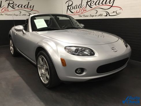 Used 2006 MAZDA MX-5 Miata Touring image 3
