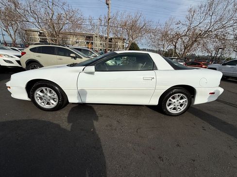 Used 2002 Chevrolet Camaro LT w/ Preferred Equipment Group 1 RWD image 8