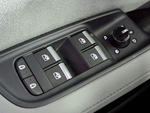 Certified 2024 Audi SQ8 Premium Plus AWD/4WD image 22